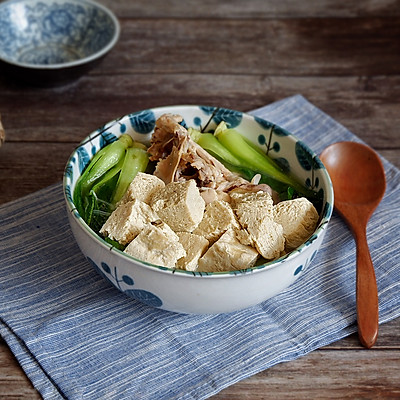 鸡汤青菜炖冻豆腐