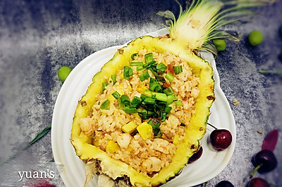 泰式虾膏菠萝炒饭