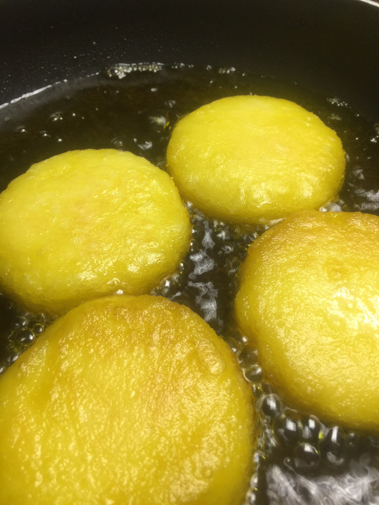 洋芋粑粑的做法