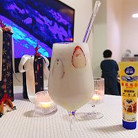 #车厘子自由行#草莓奶昔的做法图解11