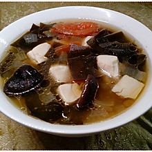 《海带豆腐汤》