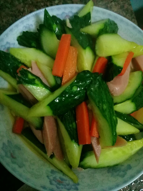 胡萝卜火腿肠炒青瓜