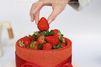 草莓红丝绒蛋糕｜3·8女神节｜节日氛围蛋糕