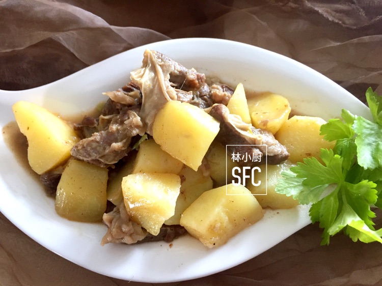 土豆焖护心肉｛林小厨SFC｝的做法图解8