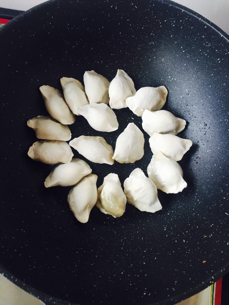 黄金蛋煎饺的做法图解2