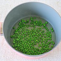 #感恩妈妈 爱与味蕾同行# 玉米豌豆排骨汤的做法图解3