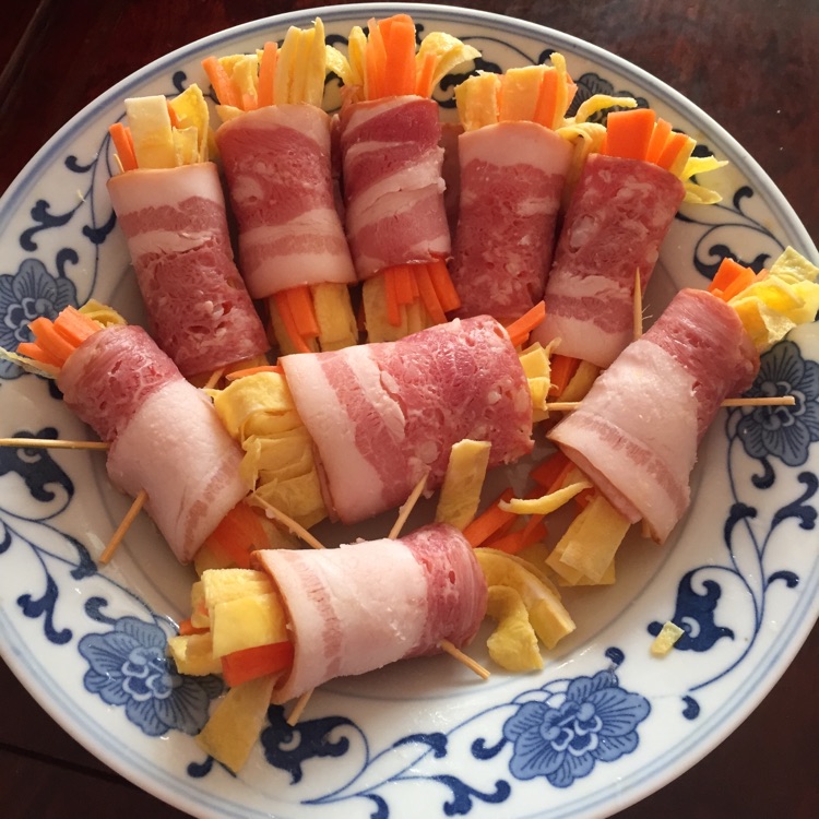 培根鸡蛋胡萝卜卷的做法图解1