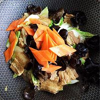 五花肉炒白菜的做法图解4
