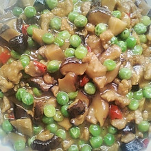 香菇肉沫焖豌豆