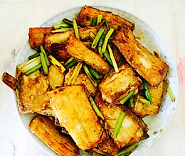蒜苔烧带鱼的做法