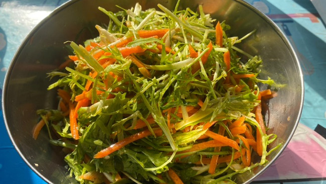 凉拌菜～苦菊胡萝卜的做法