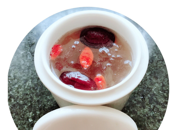 桃胶皂角米炖雪燕的做法