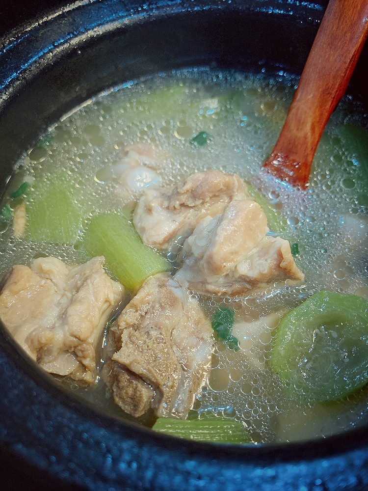 滋补好喝｜丝瓜香菇排骨汤的做法
