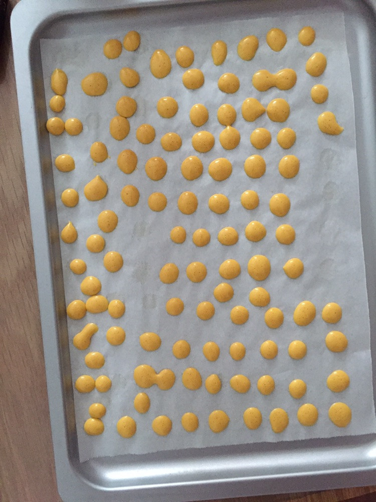 6个月宝宝辅食-蛋黄溶豆的做法