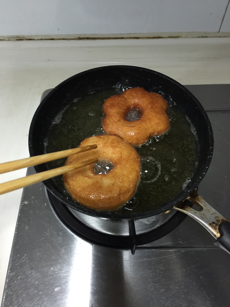 给人惊喜的donuts/甜甜圈的做法图解11