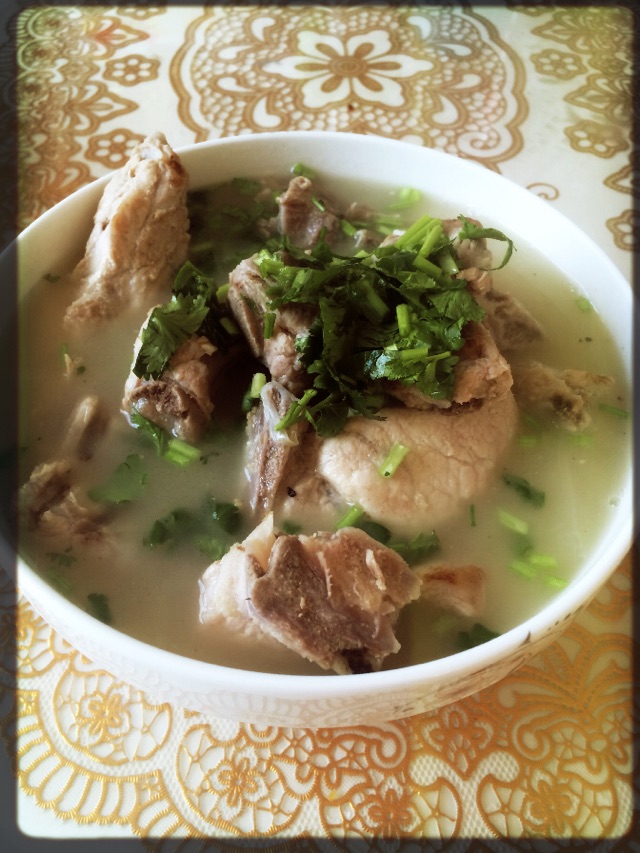 蒜香排骨汤