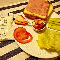 轻食快手西式早餐三明治配草莓酸奶的做法图解2
