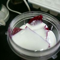 火龙果酸奶的做法图解2