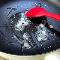 #原制原味，聚会菜谱#奶油虾滑西葫芦汤的做法图解4