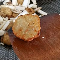 十分钟快手菜：肉圆菌菇汤的做法图解5