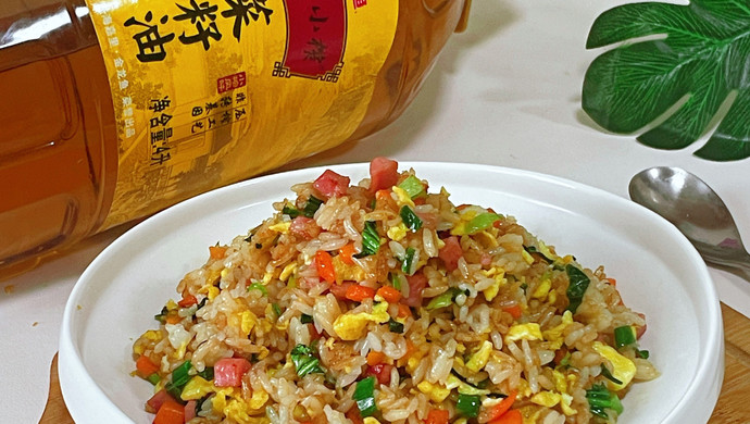 浓香四溢的什锦炒饭