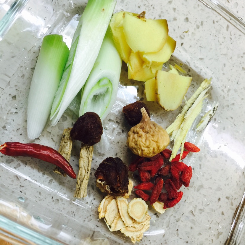 西洋参鸽子汤的做法图解2