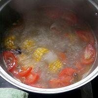 玉米排骨美味汤的做法图解6