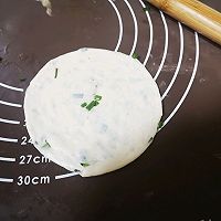 家庭制作葱油饼的做法图解11