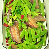 #年夜饭菜谱#团年饭之一：豆角炒腊肉的做法图解7