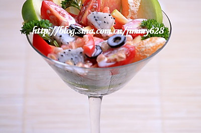 热带杂果酸奶沙拉
