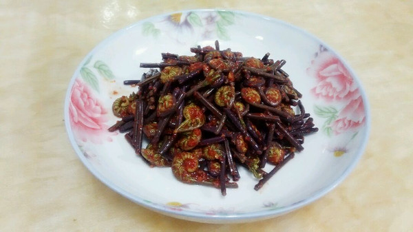 韩式辣蕨菜