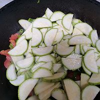 任性搭配之尖椒西红柿西葫芦下菜饭的做法图解5
