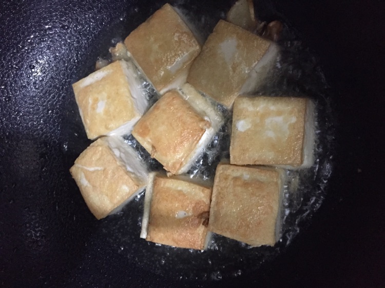 【贺晓溪】野山椒焖豆腐的做法图解2