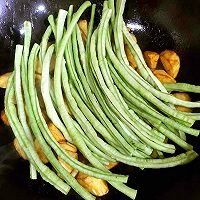 豇豆嫩茭白的做法图解4