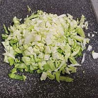 减脂期必吃的低脂饱腹轻食：包心菜鸡蛋火腿卷的做法图解3