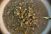 解暑祛湿绿豆薏米汤的做法