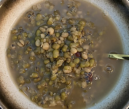 解暑祛湿绿豆薏米汤的做法