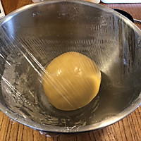 广式蛋黄月饼的做法图解2