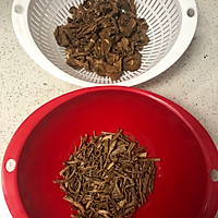 干锅茶树菇炒腊肉的做法图解1