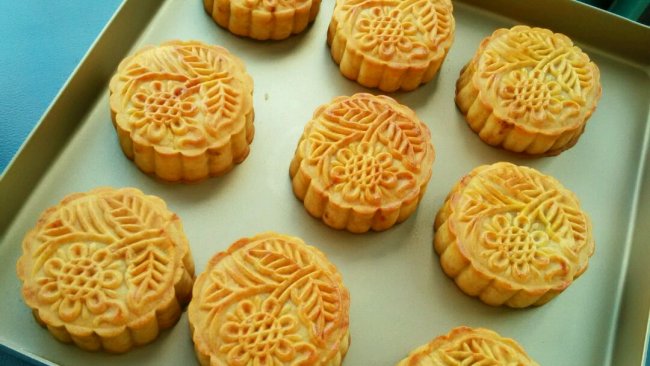 广式莲蓉双黄月饼的做法