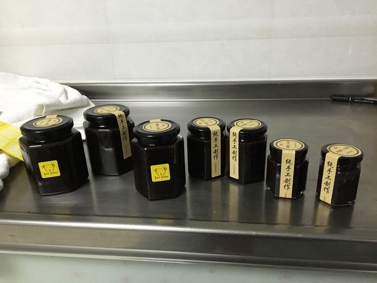 黑糖姜母红枣膏的做法