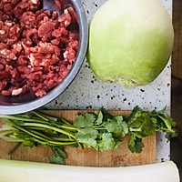 牛肉丸子萝卜汤的做法图解1