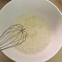 超简单的电饭煲戚风蛋糕的做法图解4