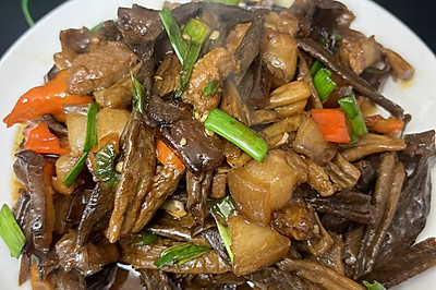 鹿茸菇炒肉