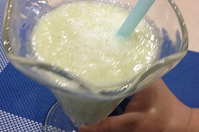 雪梨牛油果柠檬汁