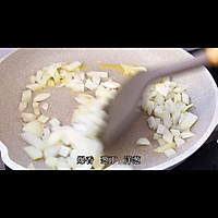 西式浓汤最让人无法拒绝的就是培根土豆浓汤的做法图解5