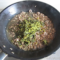 雪菜肉末炒四季豆的做法图解6