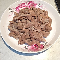 酸汤肥肠（详细步骤）的做法图解5