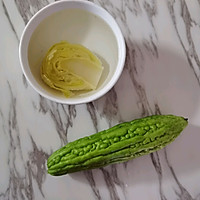 苦瓜黄豆排骨汤～清热消暑的做法图解2
