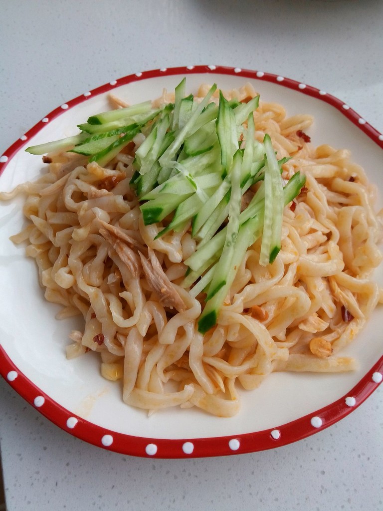 鸡丝凉面